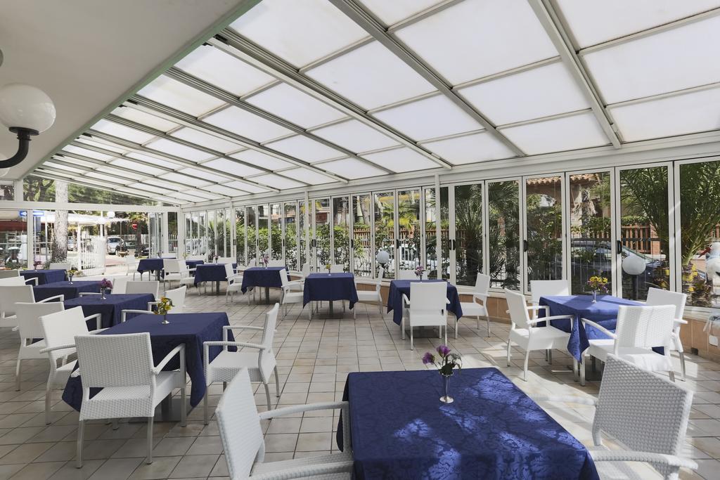 Hotel Ideal Bianchini Riccione Dış mekan fotoğraf