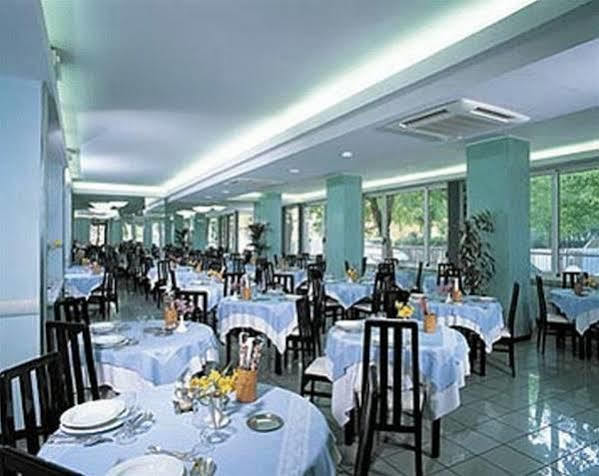 Hotel Ideal Bianchini Riccione Dış mekan fotoğraf