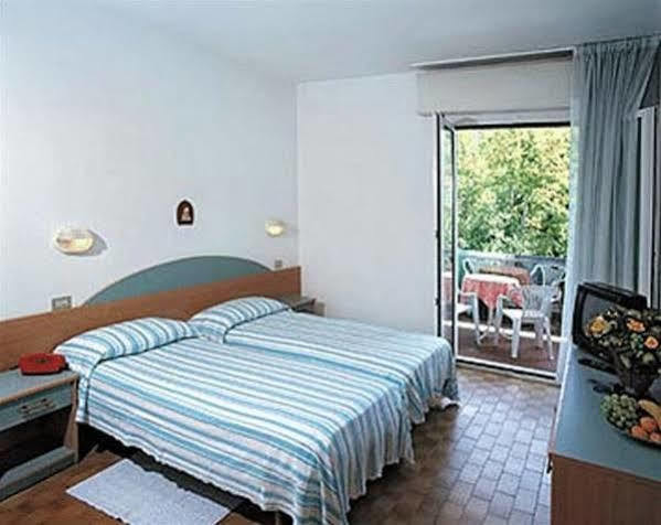Hotel Ideal Bianchini Riccione Dış mekan fotoğraf